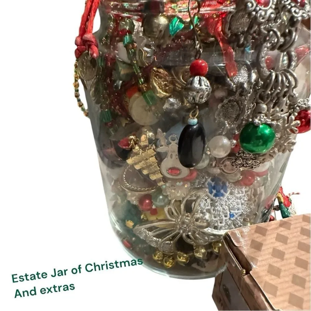 Estate Jewlery Jar of surprised Festive Christmas Jewelry and more - Picture 6 of 9
